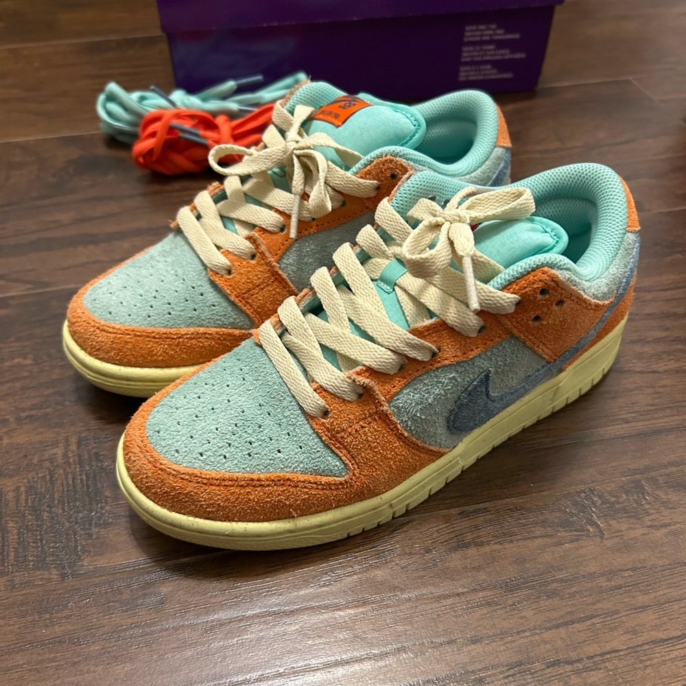 Nike SB Dunk Low Orange Emerald Rise